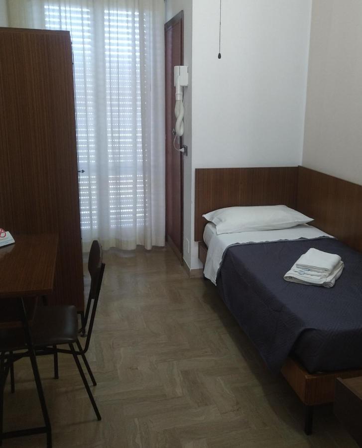 Hotel Luca Rimini Exteriör bild