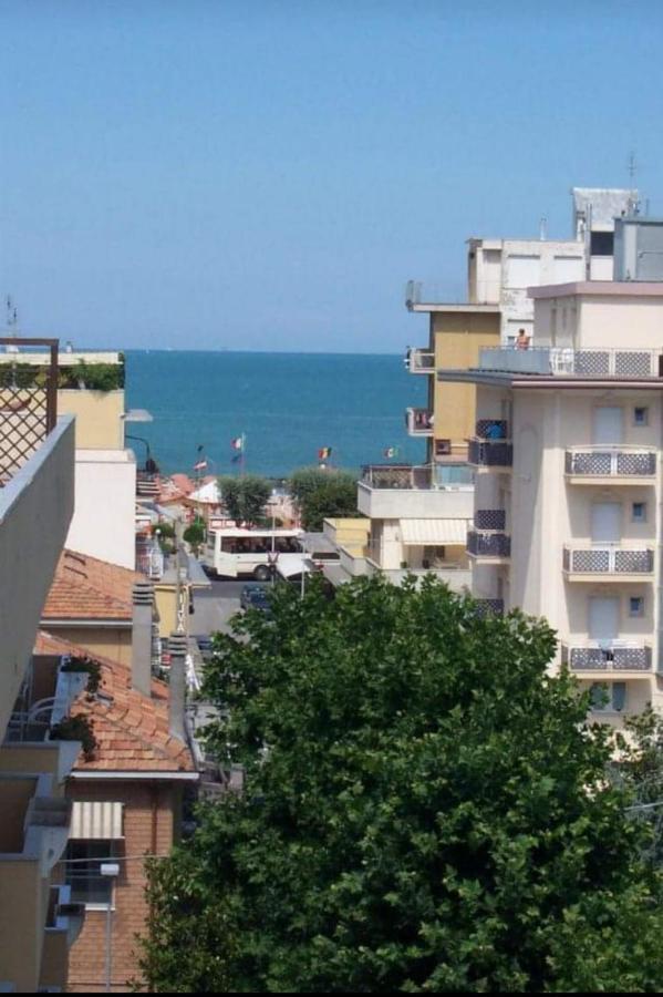 Hotel Luca Rimini Exteriör bild