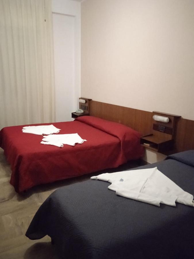 Hotel Luca Rimini Exteriör bild