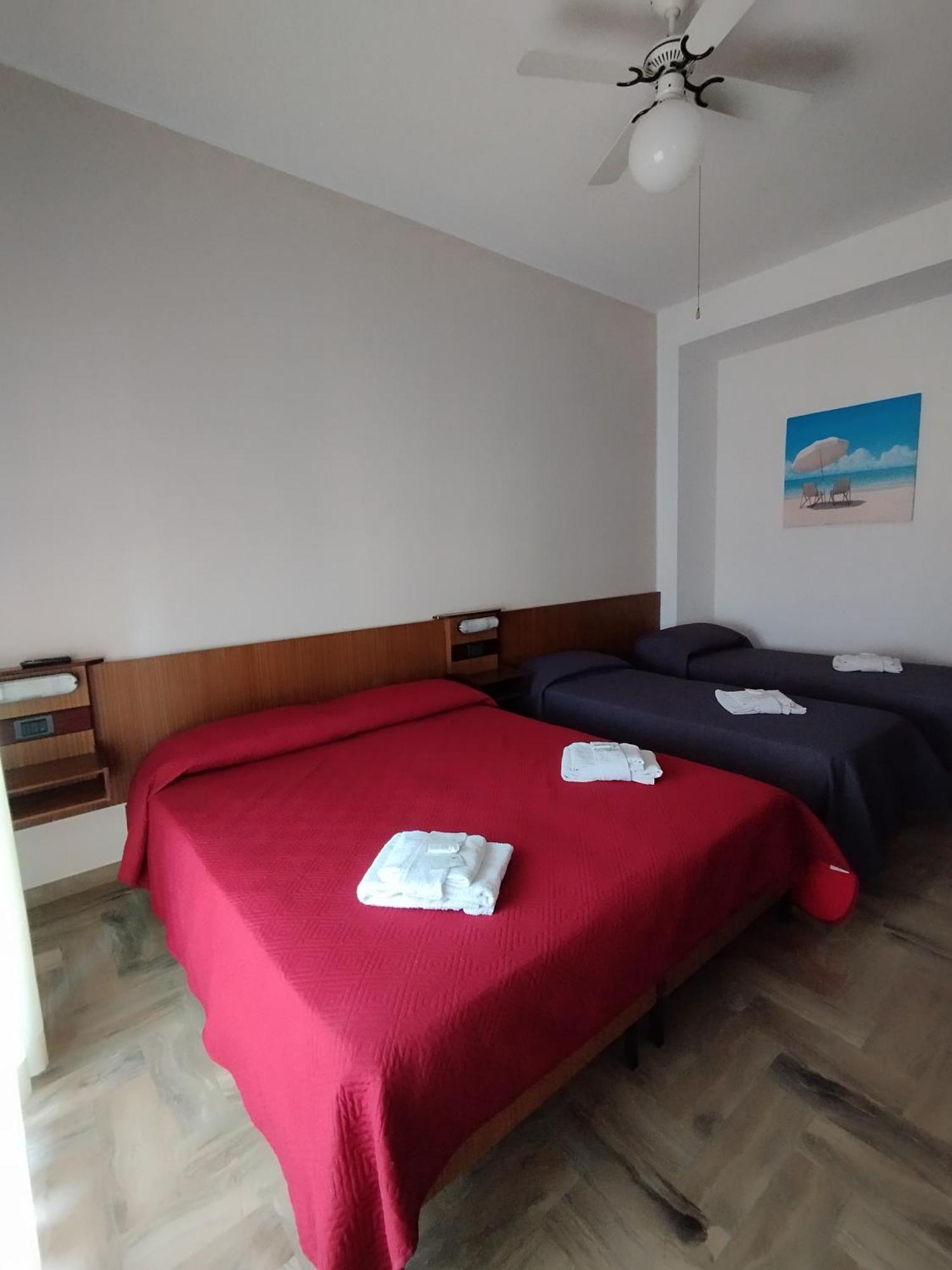 Hotel Luca Rimini Exteriör bild