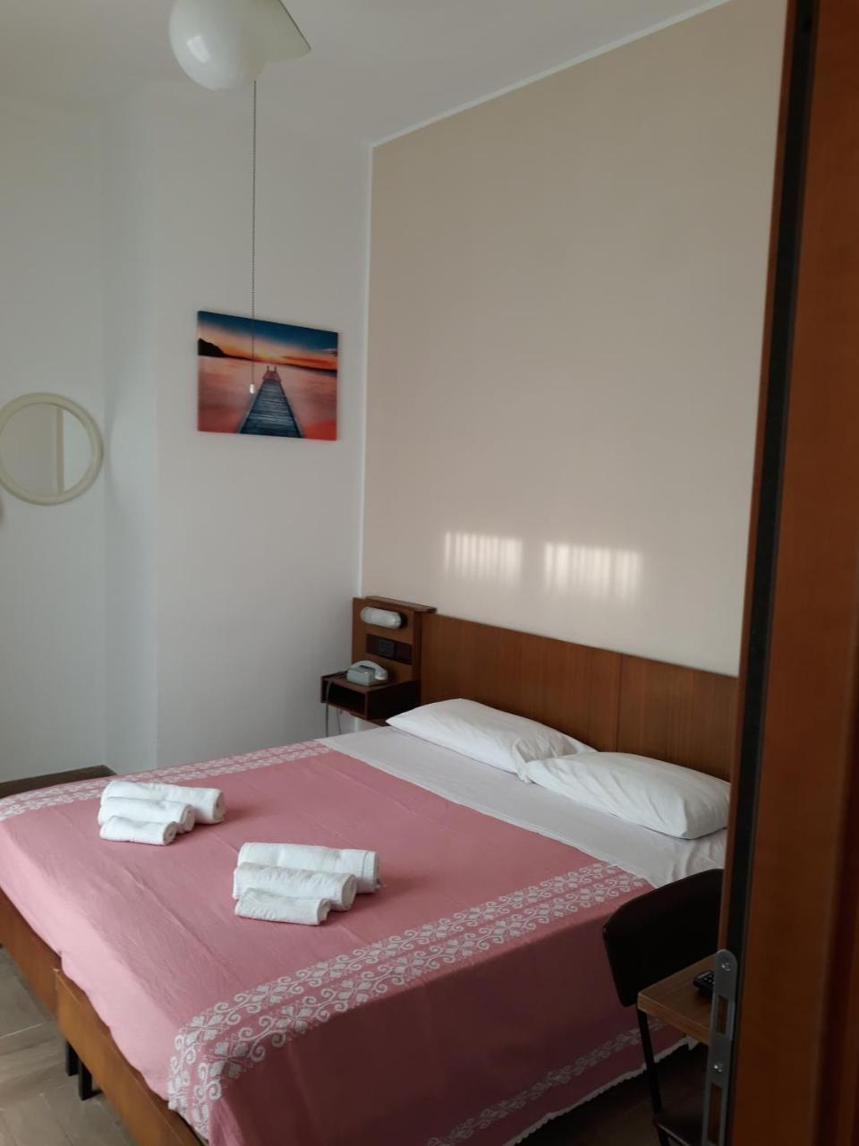 Hotel Luca Rimini Exteriör bild